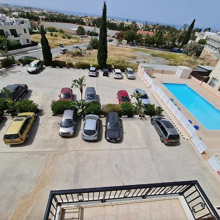 Stunning Views' Apartment With Pool Paphos Exterior photo