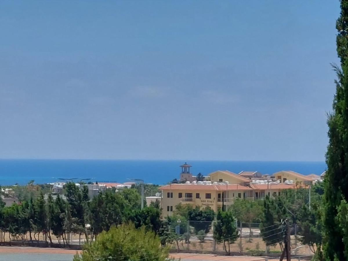 Stunning Views' Apartment With Pool Paphos Exterior photo